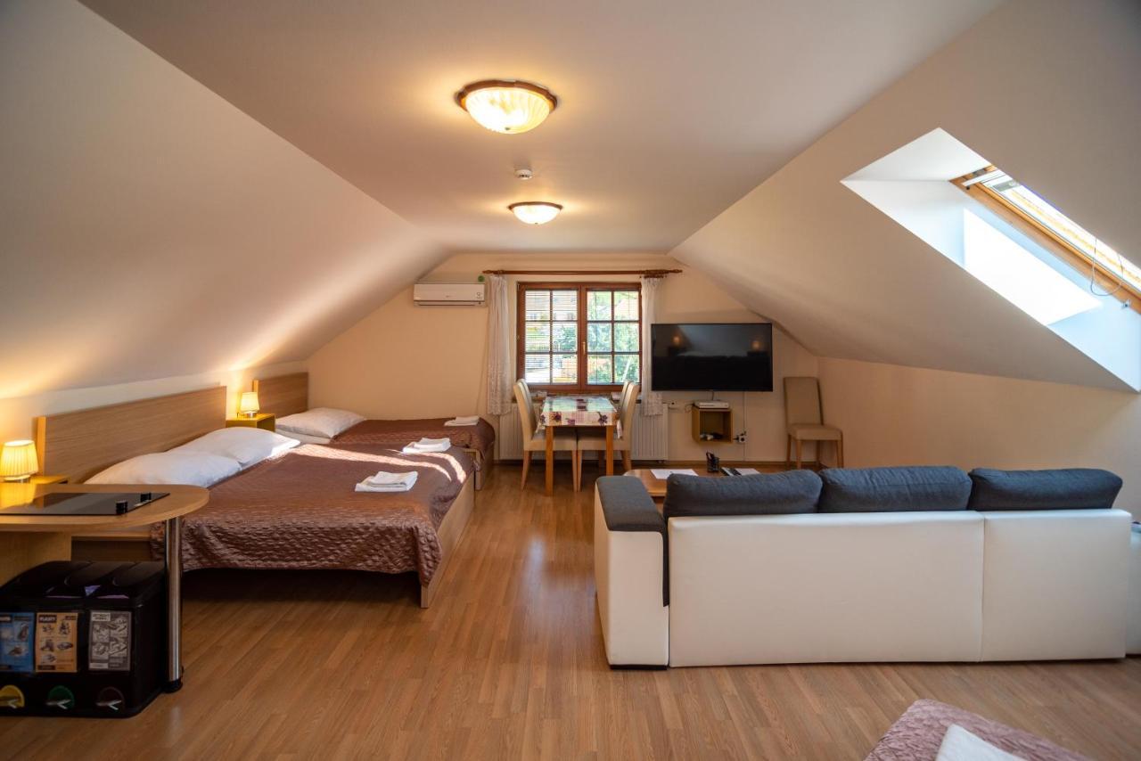 Apartman A Ubytovani U Machu 미쿨로프 외부 사진