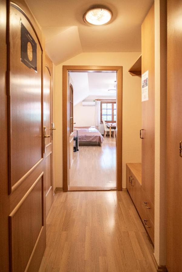 Apartman A Ubytovani U Machu 미쿨로프 외부 사진