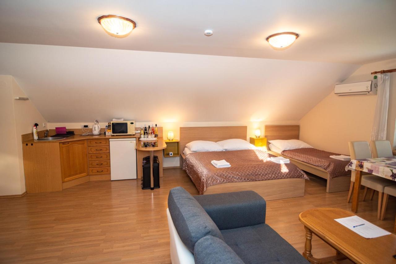 Apartman A Ubytovani U Machu 미쿨로프 외부 사진