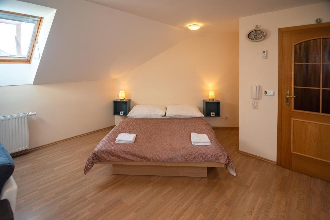 Apartman A Ubytovani U Machu 미쿨로프 외부 사진